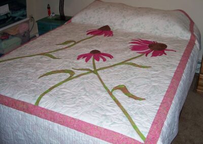 Cone flower queen bed quilt